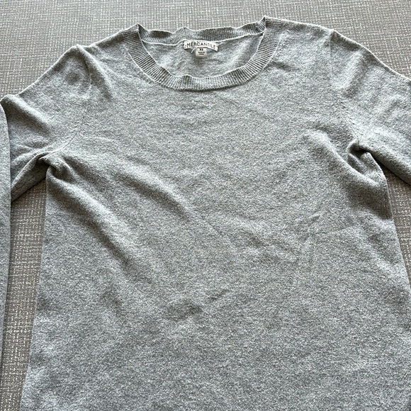J Crew Mercantile Lightweight Grey Women’s Crew Neck Pullover Sweater Size XS - Picture 4 of 10